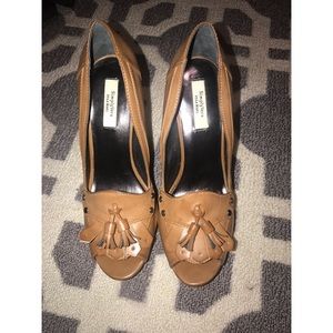 👠Simply Vera Wang Tan Leather Peep Toe Size 8.5